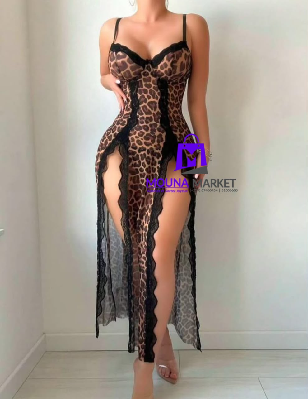 Nuisette sexy avec fente haute